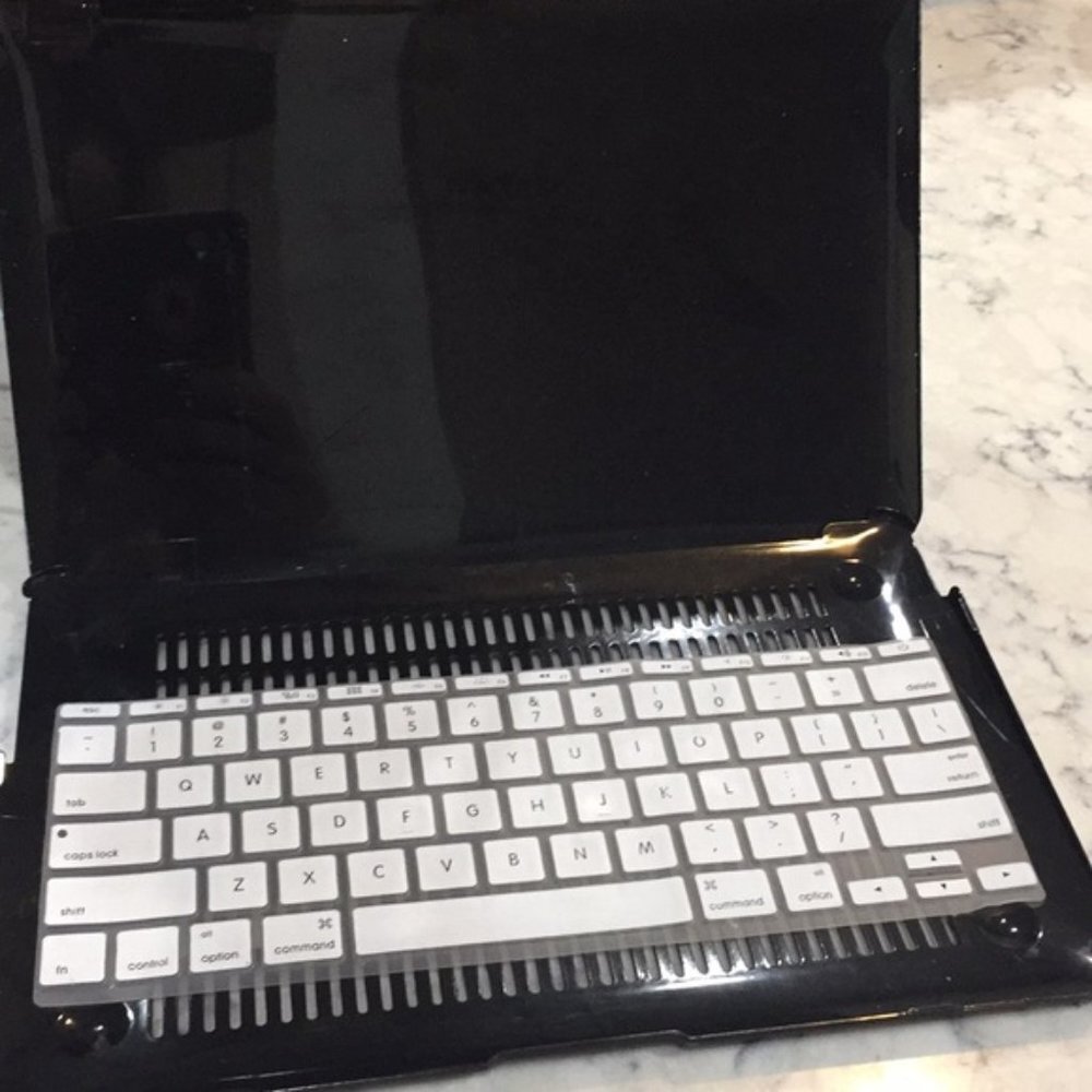 MACBOOK CASE WITH KEYBOAR - Picture 9 of 9
